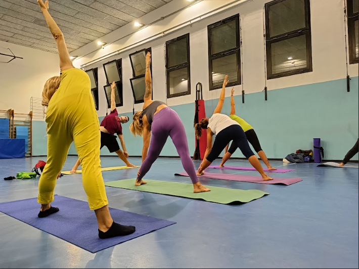 Regolare il peso corporeo con lo Yoga – oltre gli slogan commerciali