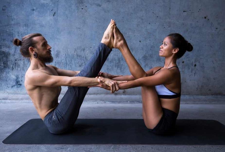 Yoga di coppia